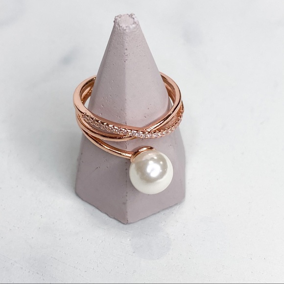 ROSE GOLD & PEARL RING - Picture 4 of 9